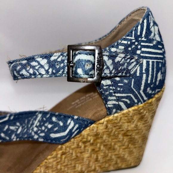 TOMS Blue Batik Clarissa Boho Wedge Sandals | Size 8 - Picture 10 of 14